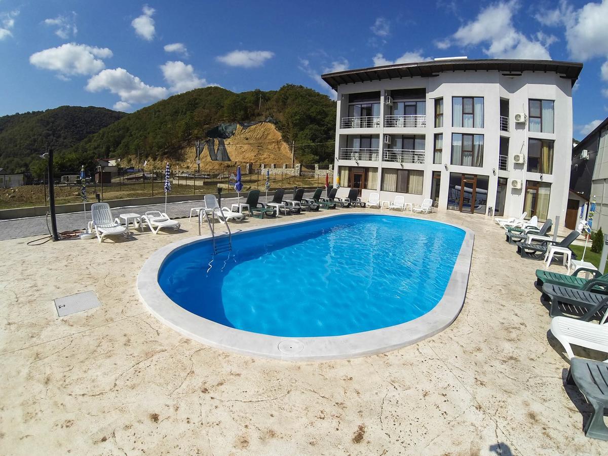 Vila Hercules Dubova Exterior photo